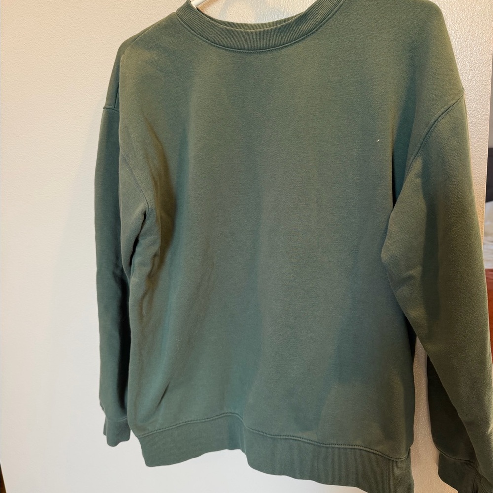 Universal Thread Olive Crew Neck Sweater
